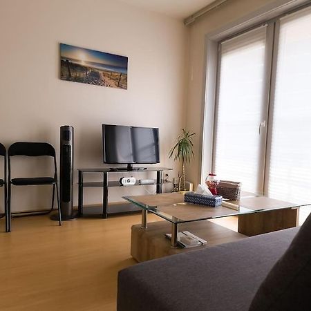 Cozy Studio With Pool Close To The Sea Остенде Экстерьер фото