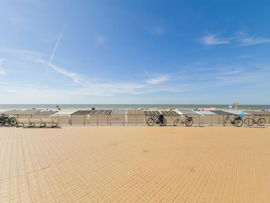 Cozy Studio With Pool Close To The Sea Остенде Экстерьер фото